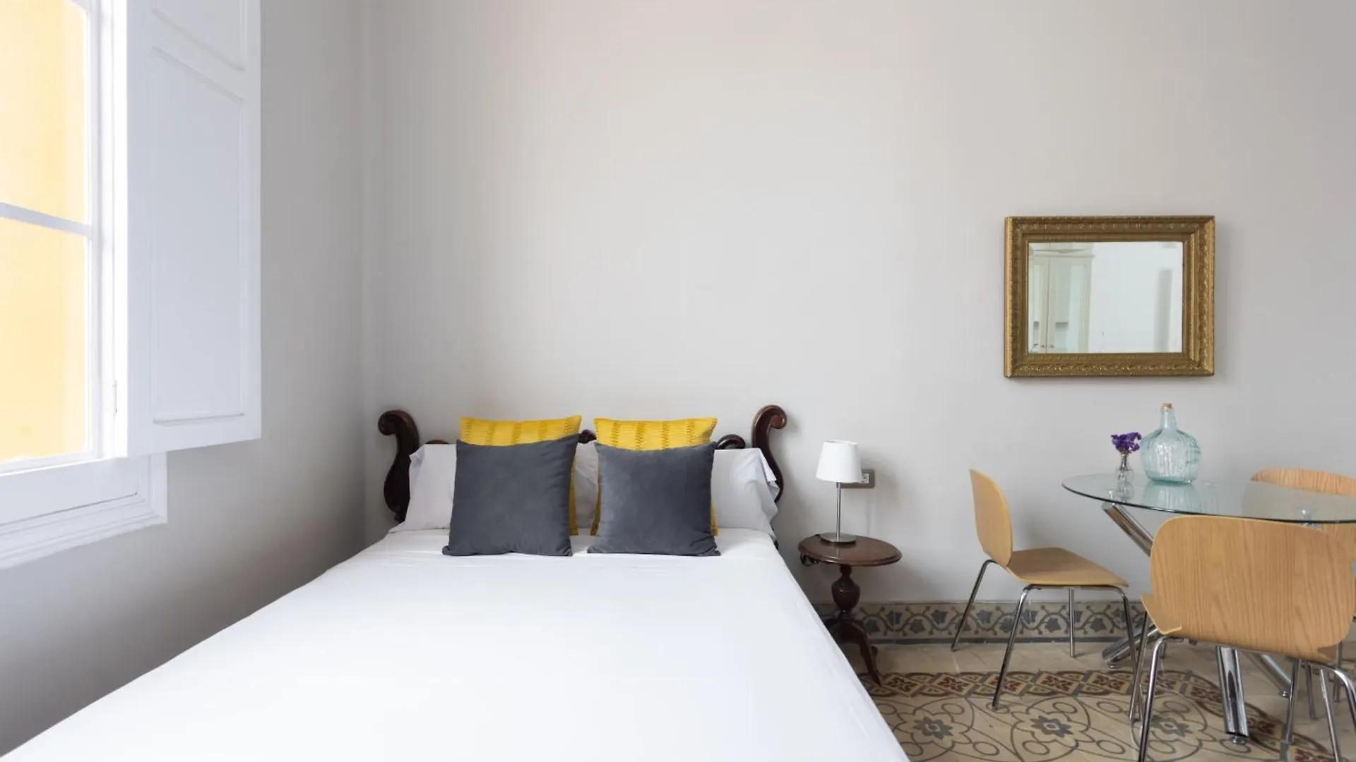 Palacio De Santa Cruz Apartment